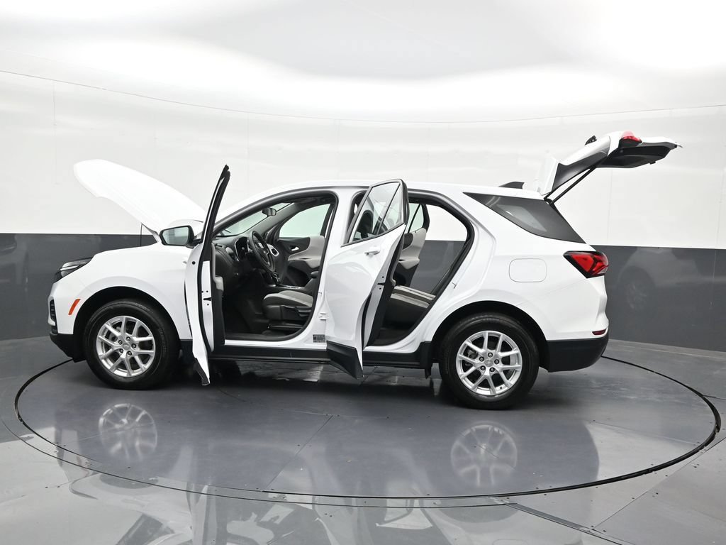 Used 2023 Chevrolet Equinox LS w/ Driver Confidence II Package AWD/4WD image 33