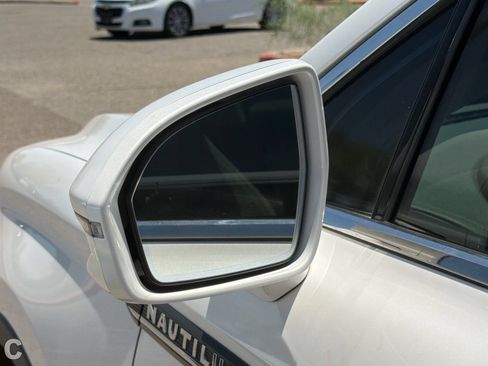 Used 2019 Lincoln Nautilus Select FWD image 21