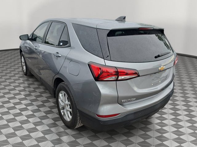 Used 2024 Chevrolet Equinox LS w/ LS Convenience Package FWD image 3