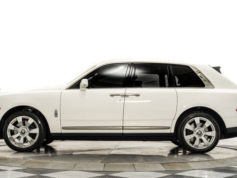 Used 2020 Rolls-Royce Cullinan image 6