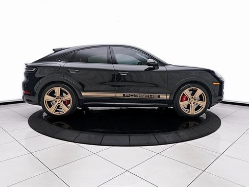 Used 2025 Porsche Cayenne GTS image 14