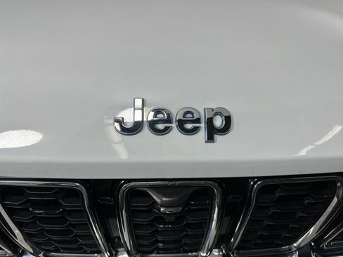 Used 2023 Jeep Grand Cherokee 4WD 4xe w/ Luxury Tech Group II image 9