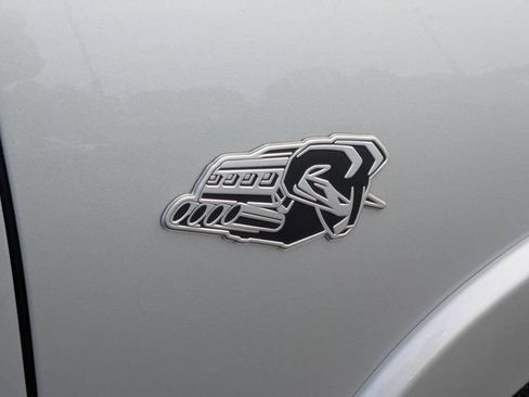 New 2026 RAM 1500 Laramie AWD/4WD image 39