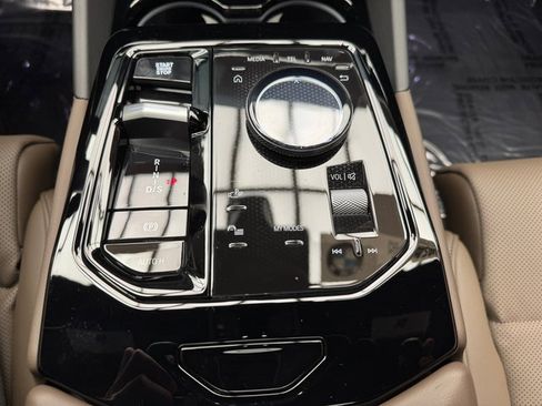 Certified 2026 BMW 530i xDrive w/ M Sport Package image 20