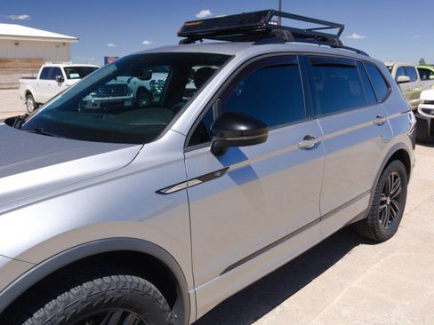 Used 2022 Volkswagen Tiguan SE R-Line AWD/4WD image 7