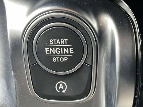 Used 2025 Mercedes-Benz GLB 250 image 18