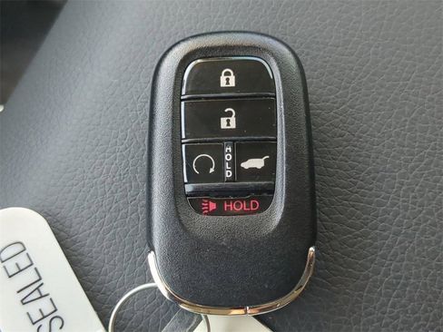 Certified 2025 Honda Pilot EX-L image 28