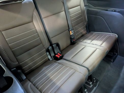 Used 2025 GMC Yukon Denali Ultimate image 27