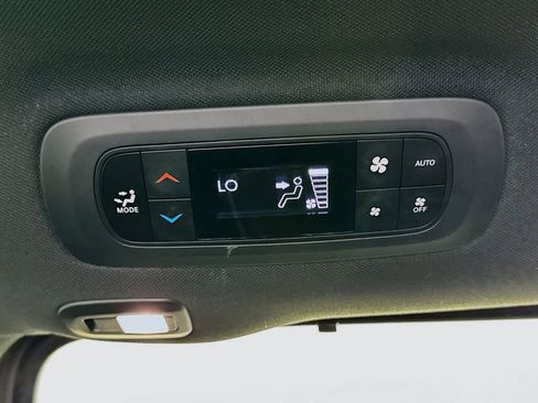 Used 2020 Chrysler Pacifica Limited w/ Advanced Safetytec Group image 27