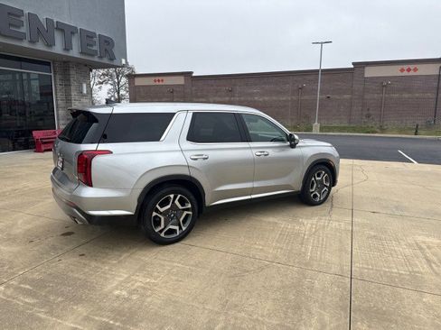 Used 2024 Hyundai Palisade Limited image 3