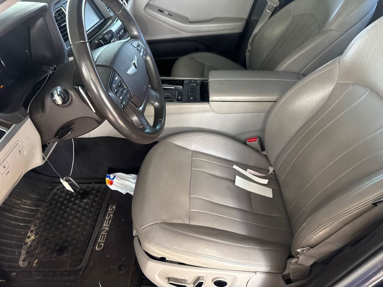 Used 2015 Hyundai Genesis 3.8 RWD image 5