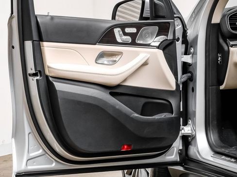 Used 2021 Mercedes-Benz GLE 450 4MATIC w/ AMG Line Exterior image 36