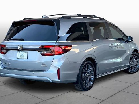 Used 2025 Honda Odyssey Touring image 12