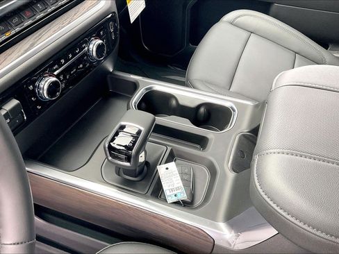 New 2026 GMC Sierra 1500 SLT w/ SLT Premium Plus Package image 8