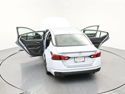 Used 2023 Nissan Altima 2.5 SR w/ SR Premium Package FWD image 24