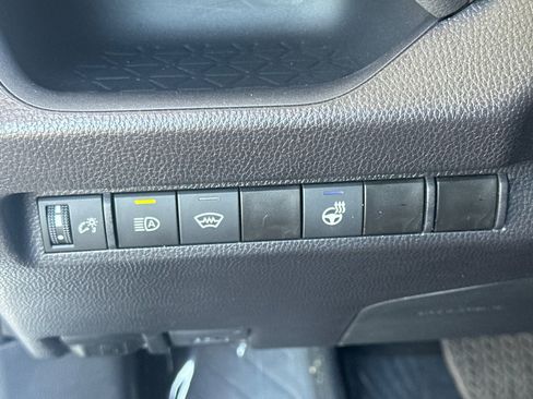 Used 2025 Toyota RAV4 XLE w/ Weather Package AWD/4WD image 31