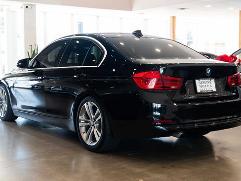 Used 2018 BMW 330i Sedan RWD image 6
