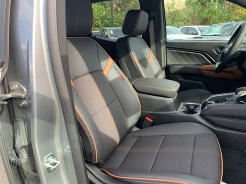 New 2025 GMC Canyon AT4 w/ Nightfall Edition image 28