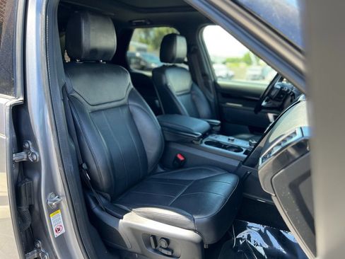 Used 2020 Land Rover Discovery SE AWD/4WD image 22