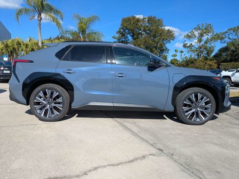 New 2026 Subaru Solterra image 3