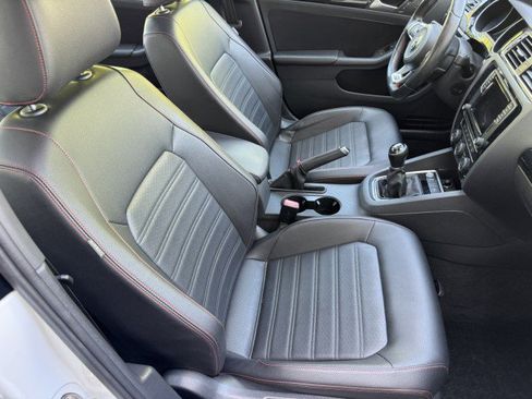 Used 2017 Volkswagen Jetta GLI FWD image 37
