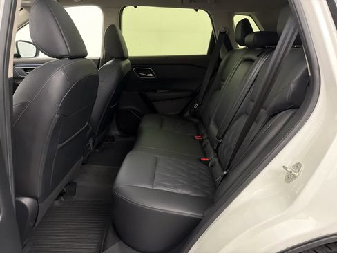 Certified 2023 Nissan Rogue Platinum w/ Platinum Premium Package FWD image 16