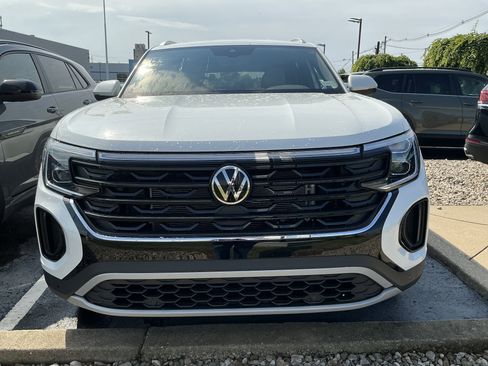 New 2026 Volkswagen Atlas Cross Sport SE AWD/4WD image 3