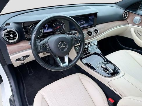 Used 2017 Mercedes-Benz E 300 4MATIC image 9