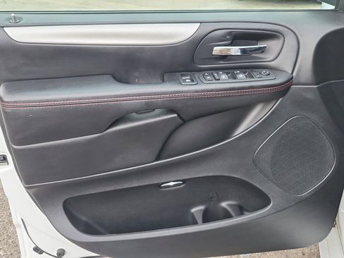 Used 2019 Dodge Grand Caravan GT image 15