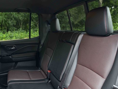 Certified 2025 Honda Ridgeline Black Edition image 19