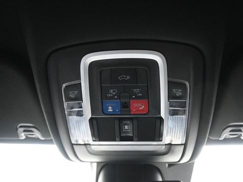 Used 2022 RAM 1500 Laramie AWD/4WD image 28
