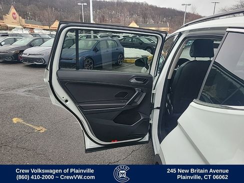 Used 2019 Volkswagen Tiguan SE image 48
