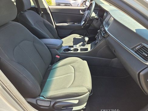 Used 2018 Kia Optima Premium FWD image 16