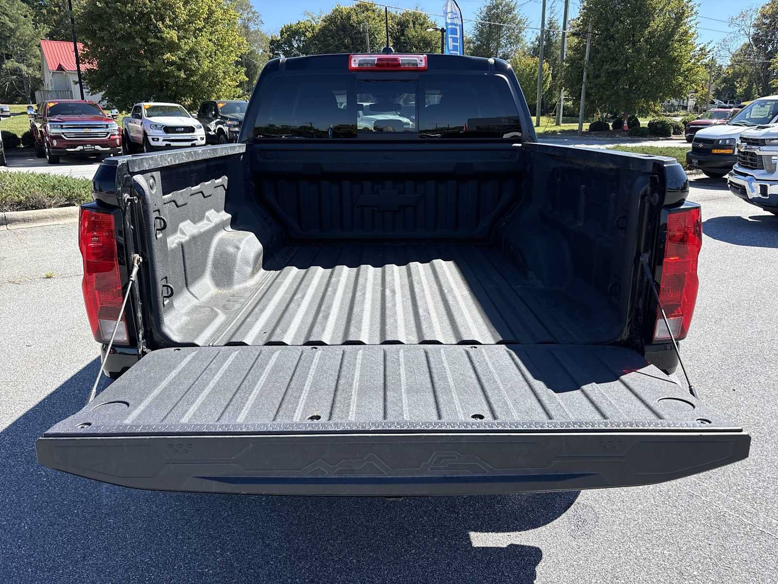 Used 2023 Chevrolet Colorado Trail Boss AWD/4WD image 25