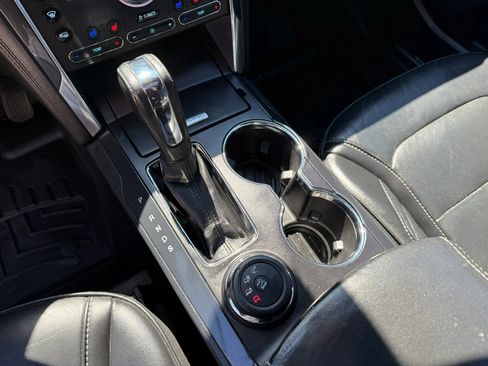 Used 2017 Ford Explorer Platinum image 22