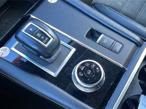 Used 2024 Mitsubishi Outlander SE image 28