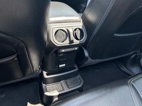 Used 2023 Jeep Wrangler Unlimited Sahara w/ Cold Weather Group AWD/4WD image 22