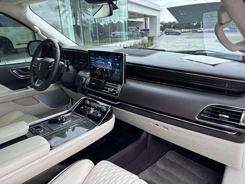 Used 2022 Lincoln Navigator L Black Label image 22