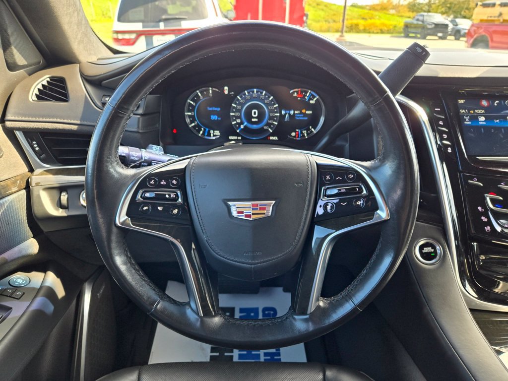 Used 2020 Cadillac Escalade Platinum w/ Escalade Sport Edition AWD/4WD image 17