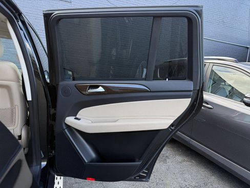 Used 2019 Mercedes-Benz GLS 450 4MATIC image 16