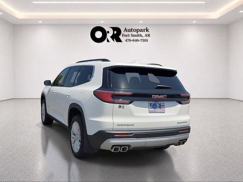 Used 2026 GMC Acadia Elevation w/ Elevation Premium Package FWD image 4