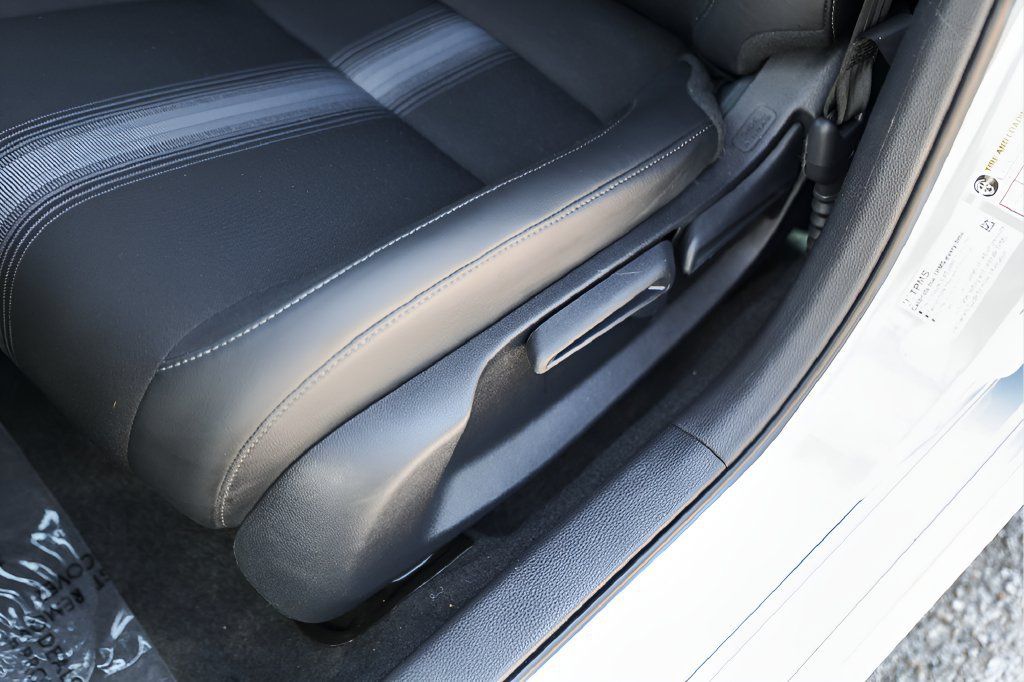 Used 2025 Honda Civic Sport image 11