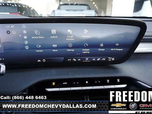 Used 2025 Buick Enclave Preferred image 17