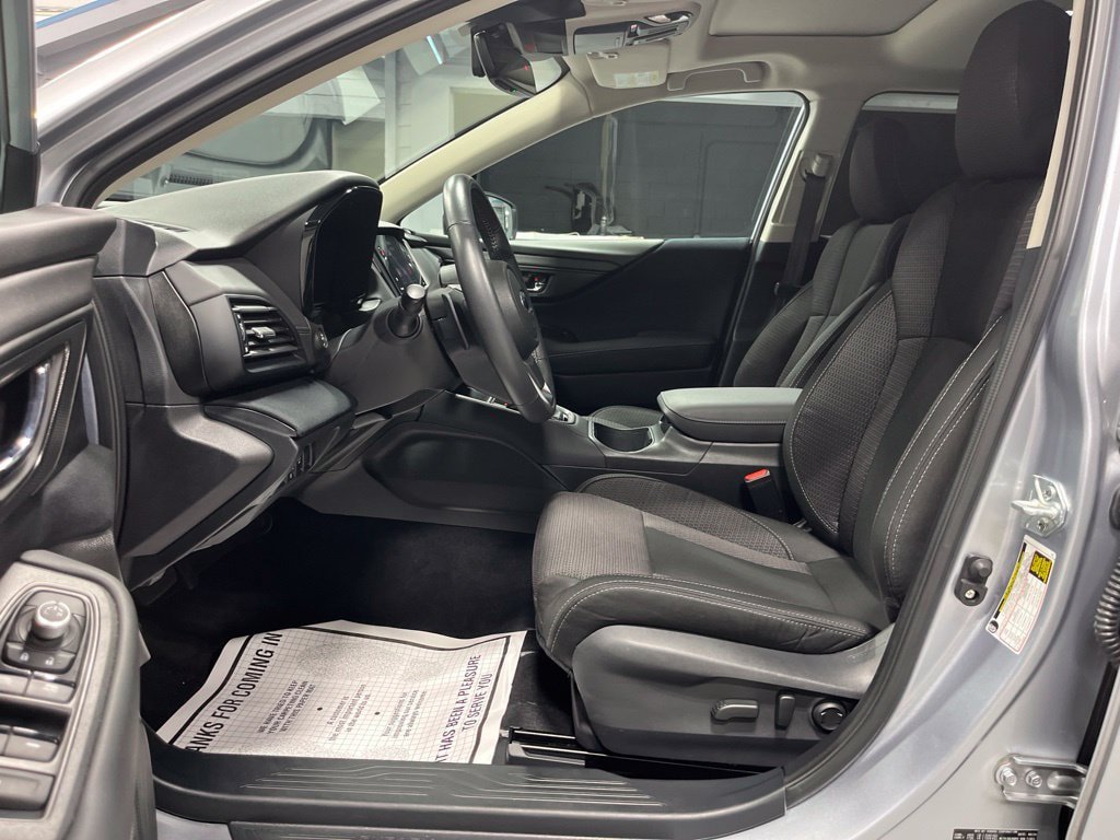 Certified 2025 Subaru Outback Premium w/ Popular Package #1A AWD/4WD image 16