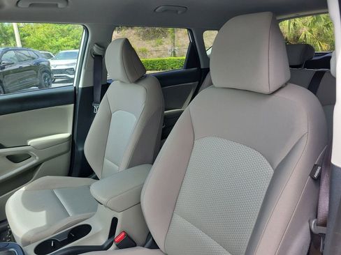 Used 2025 Kia Soul LX w/ LX Technology Package FWD image 17