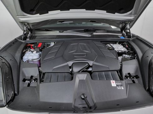 New 2026 Porsche Cayenne Coupe AWD/4WD image 37