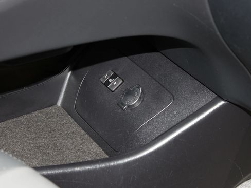 Used 2013 Toyota Prius Four FWD image 29