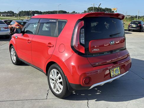 Used 2018 Kia Soul + FWD image 6