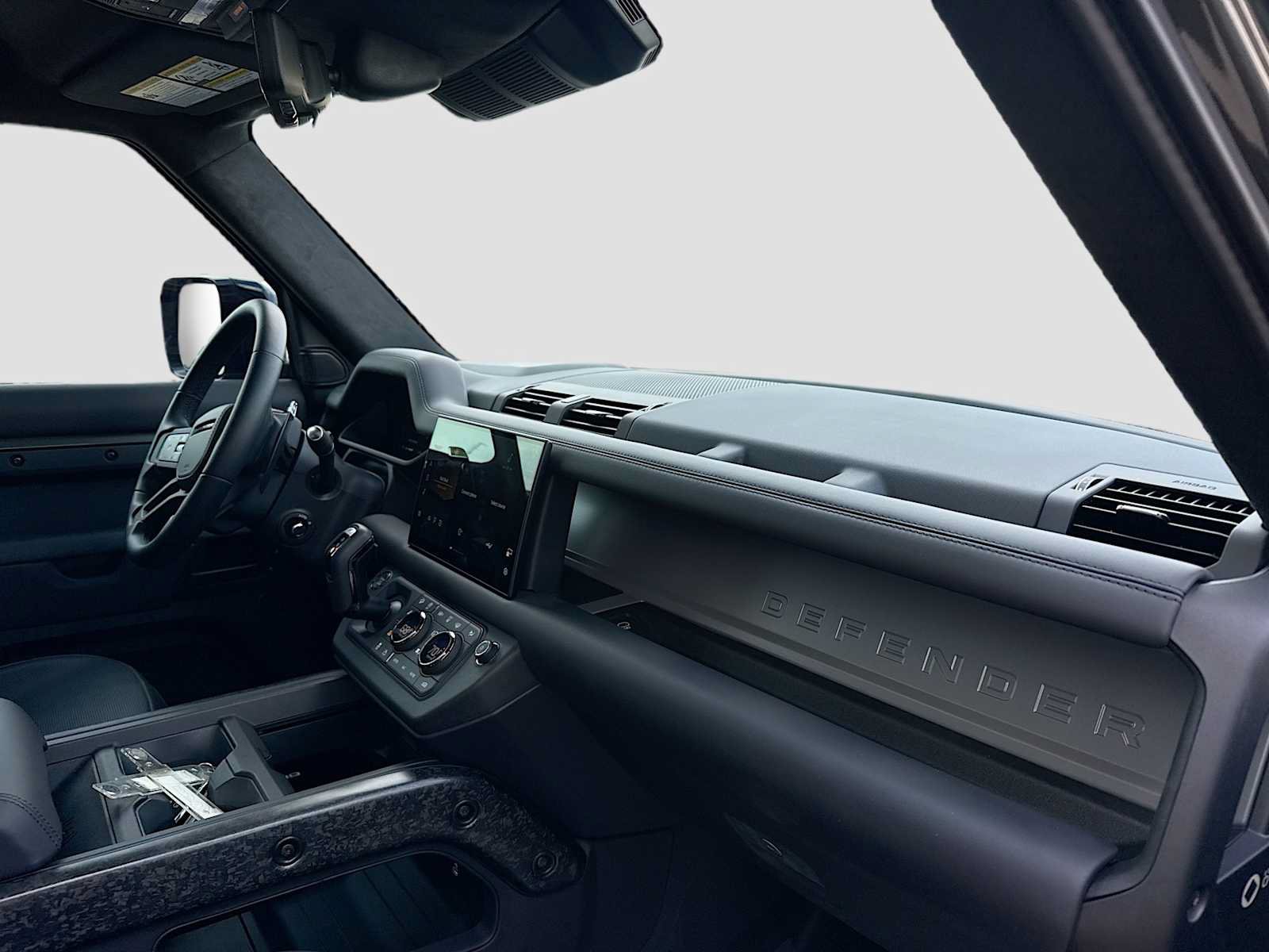 Used 2025 Land Rover Defender 110 AWD/4WD image 8
