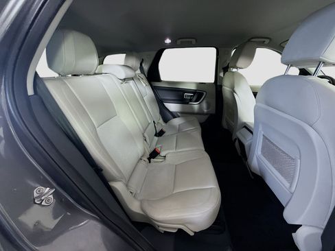 Used 2017 Land Rover Discovery Sport SE image 27
